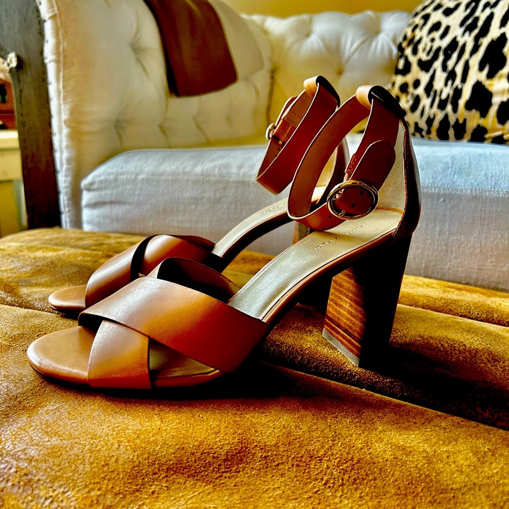 Ann Taylor size 8.5m cognac heel new worn once